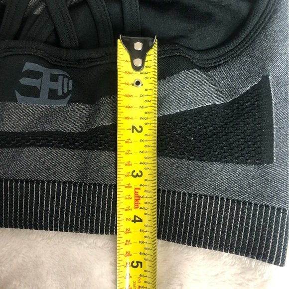 💕2/$20💕 Black & Grey Sports Bra Size Small - Picture 5 of 5